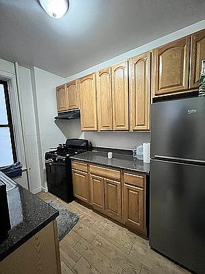 5th image of 25-35 38th St #3B