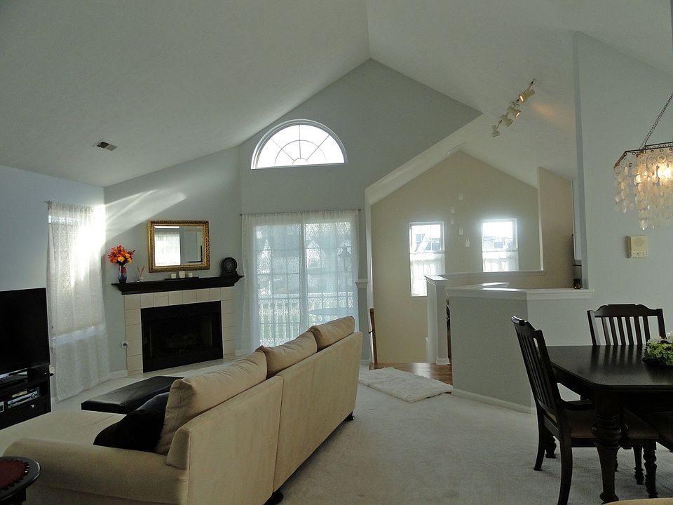 1st image of 172 Vista Ct #8A