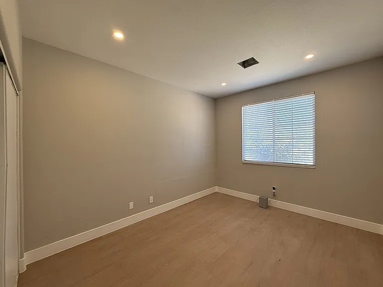 1786 Linn Way #1786 — Photo 8