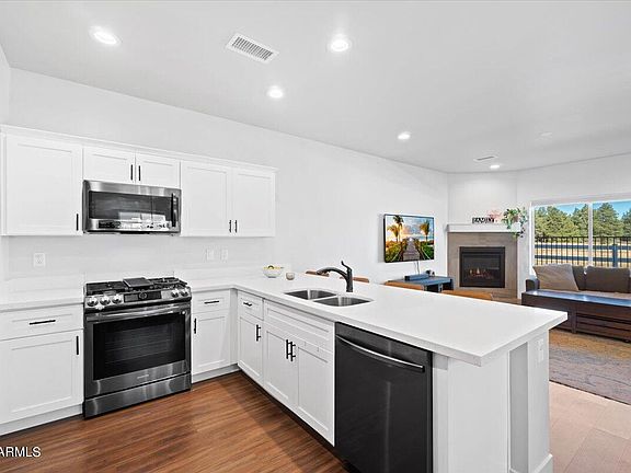 5th image of 12288 Curtis Ct