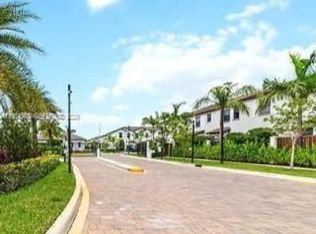 15927 SW 2nd Pl, Pembroke Pines, FL 33027