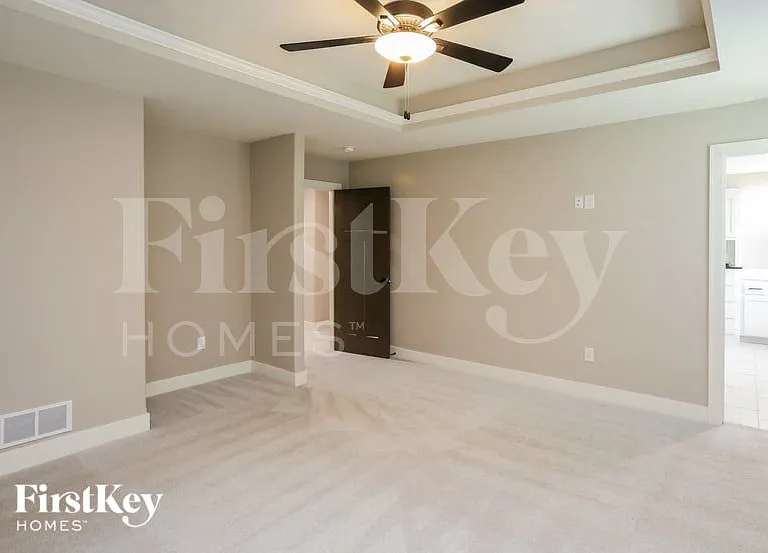 2217 NE Janessa Dr — Photo 6