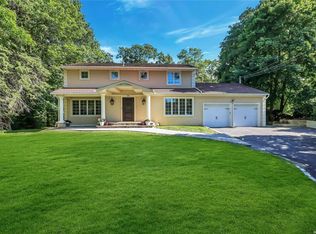 18 Hofstra Ct, Plainview, NY 11803