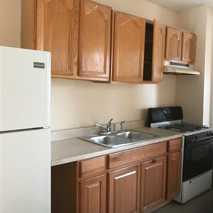2nd image of 3244 6th Ave