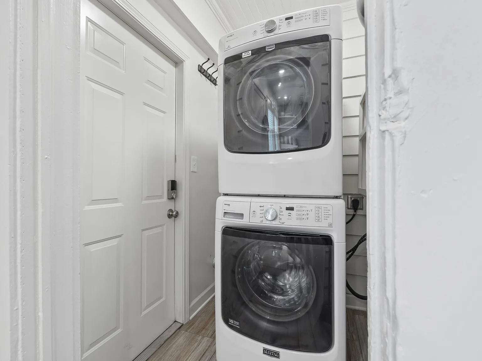 1146 Wade St NE — Photo 3