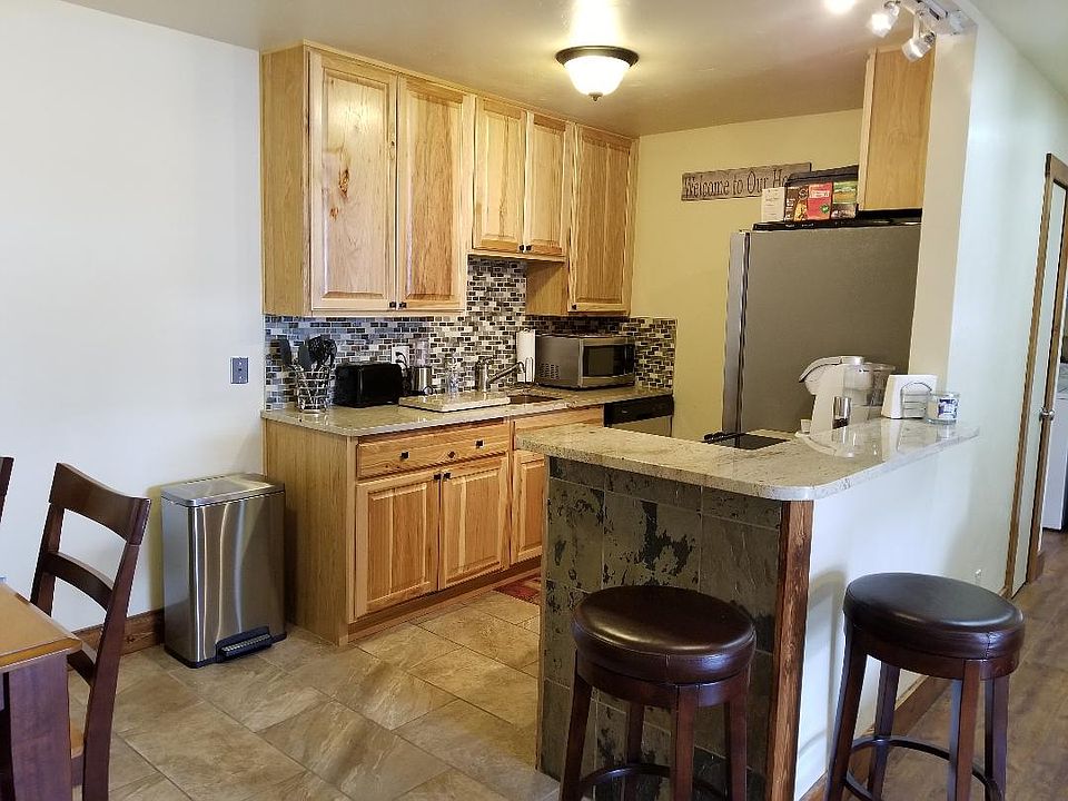 Galley Kitchen w Bar Seating