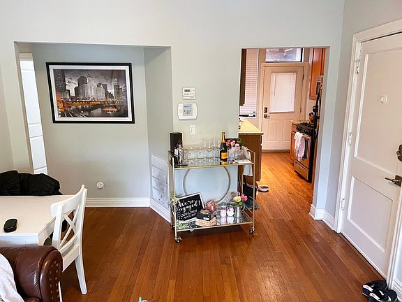 4th image of 3437 N Lakewood Ave #1A