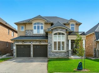 15 Robarts Dr, Ancaster, ON L9K 0H6