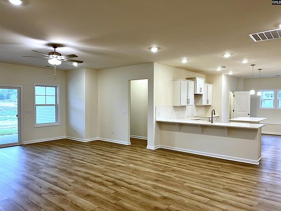 3rd image of 618 Lavender Crest Ln