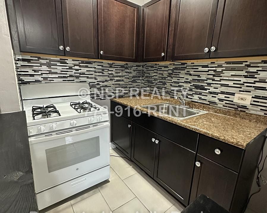 2nd image of 5668 N Ridge Ave APT 3S