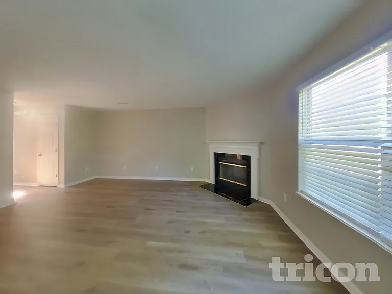 13600 N Ayrshire Cir — Photo 3