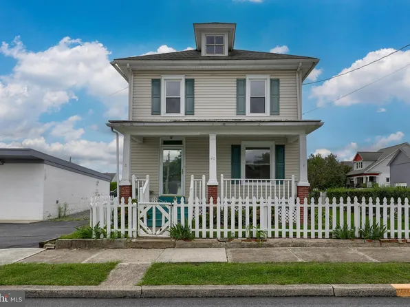 20 N Morwood Ave, West Lawn, PA 19609