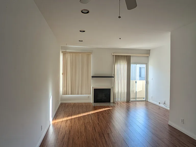 19350 Sherman Way — Photo 2