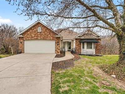 3337 S Victoria Dr, Blue Springs, MO, 64015