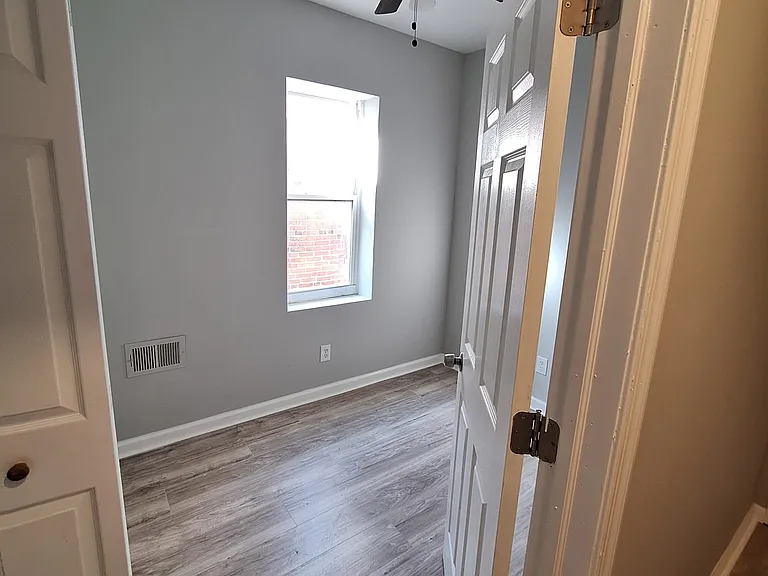 5635 Lansdowne Ave — Photo 15