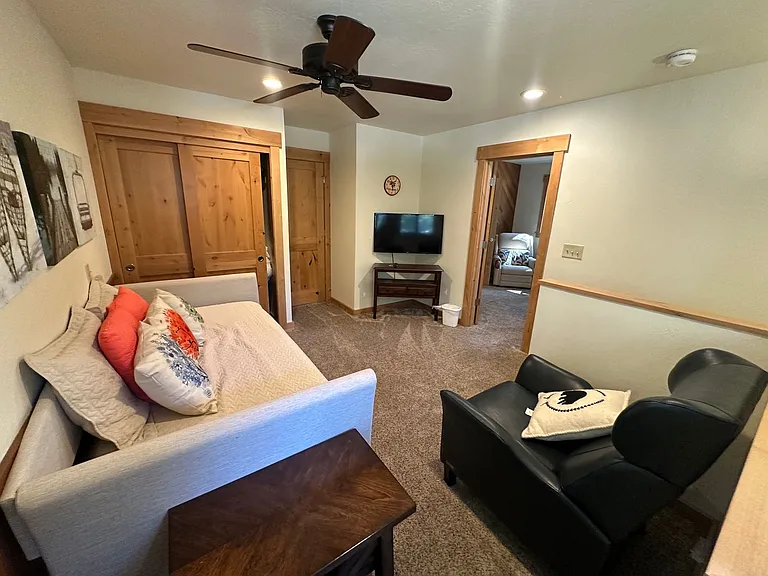 15891 Northwoods Blvd — Photo 15