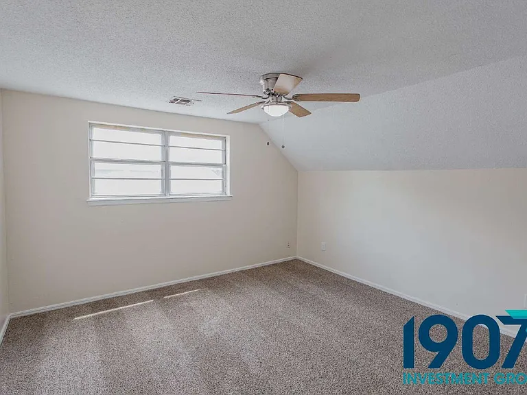 9212 S McKinley Ave — Photo 17