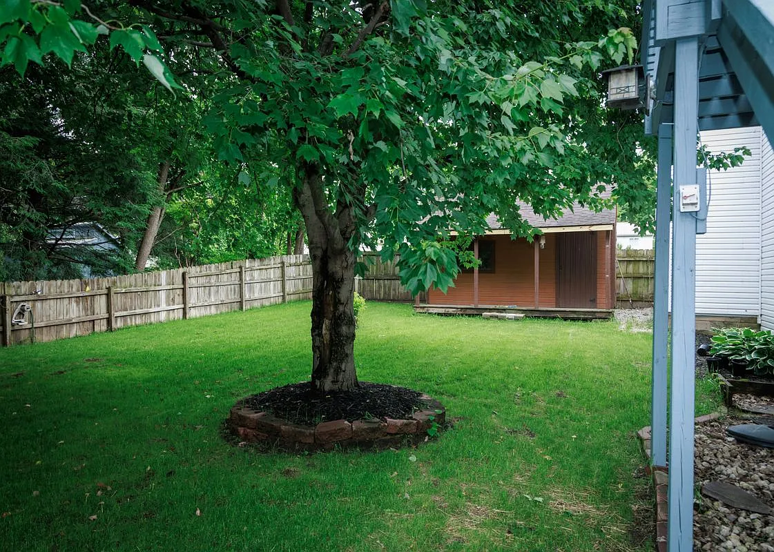 3 bed, 2.0 bath, 3000 sqft, $1,650 — Photo 3