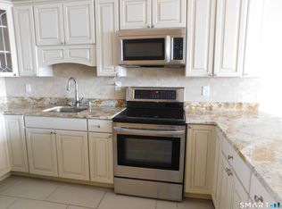 153 Bank St APT 203, New London, CT 06320