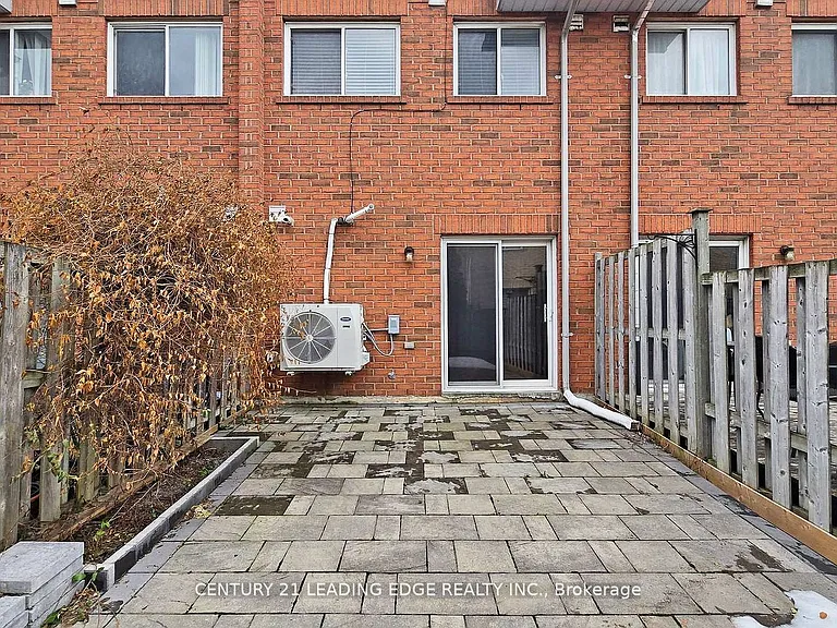 38 Rumi Cres — Photo 31