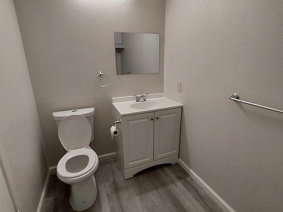 5th image of 1006 Pinewood Ter #1006