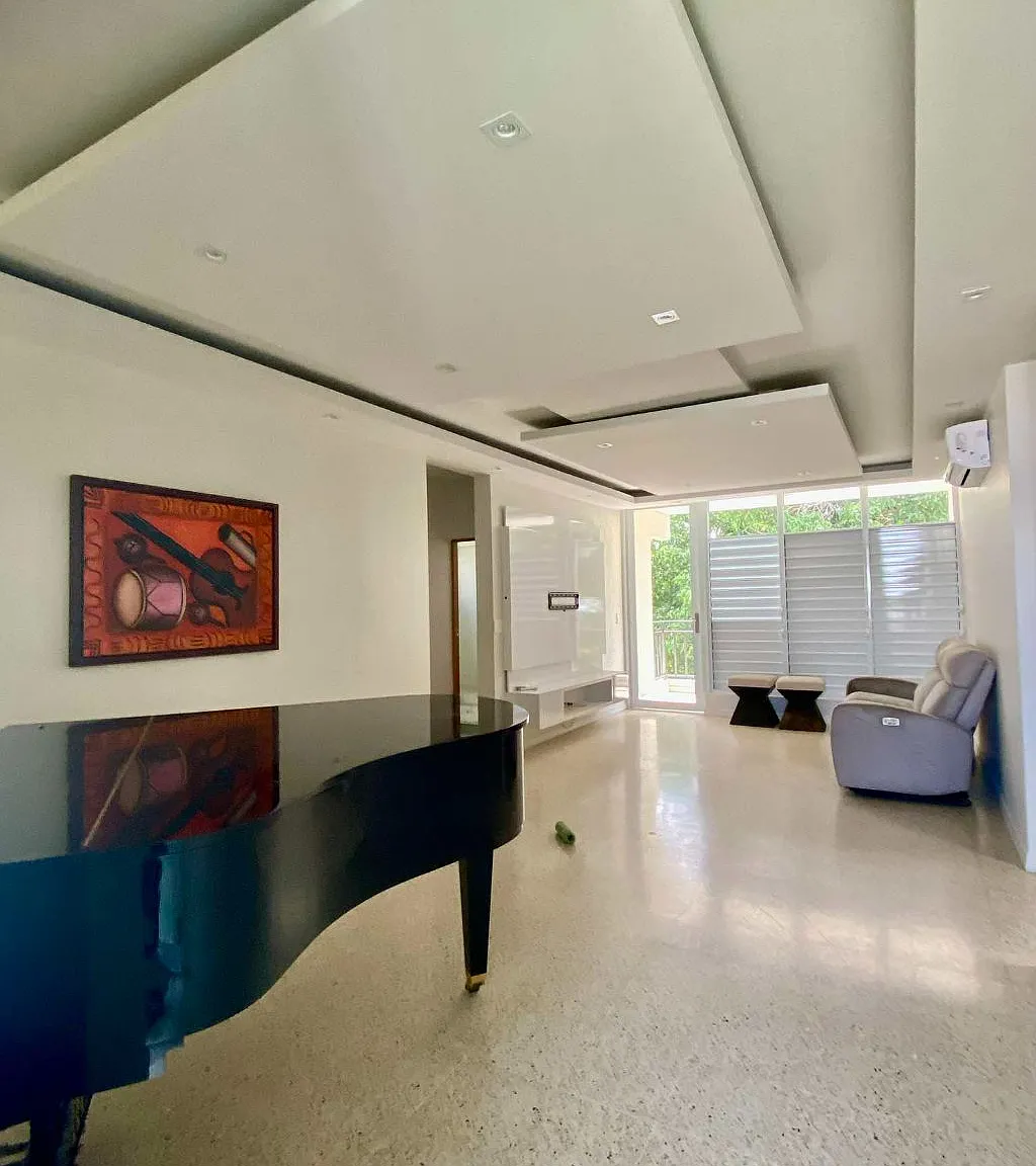 5 bed, 2.0 bath, 1500 sqft, $4,000 — Photo 4