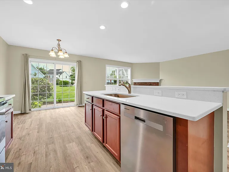 640 Courthouse Cir — Photo 14