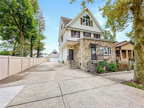 98 Winham Ave, Staten Island, NY 10306