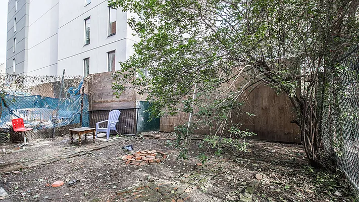 Rented by Nooklyn NYC LLC | media 61