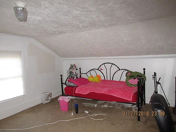 3rd image of 8 Jackson St