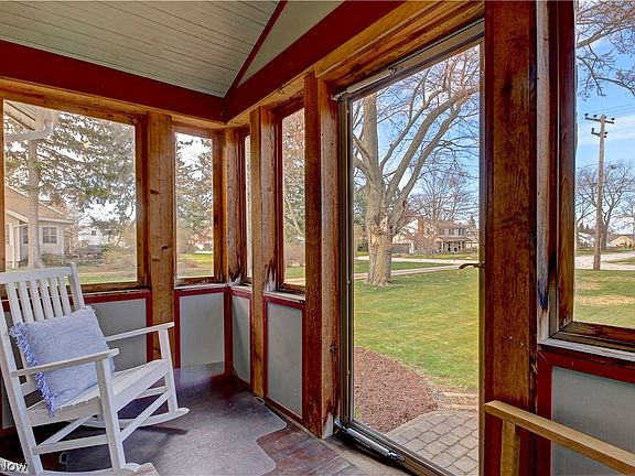 2nd image of 29621 Electric Dr