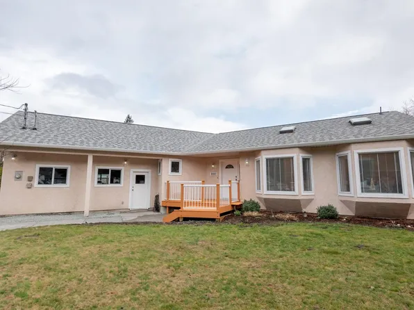 881 Therres Cres, Ladysmith, BC V9G 1N5