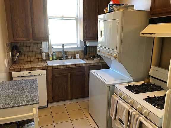 5th image of 462 Scott St