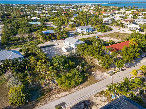4th image of Indies South Dr