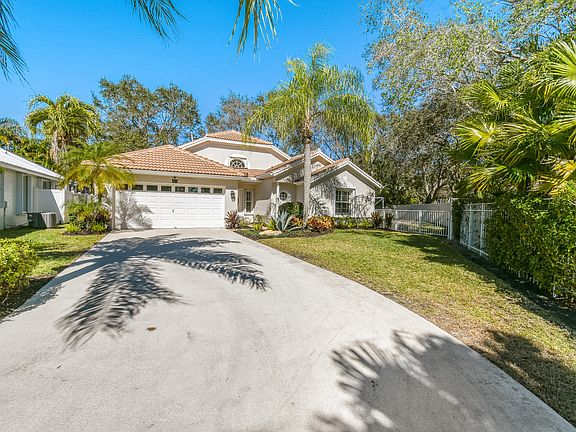 5th image of 163 Spoonbill Court