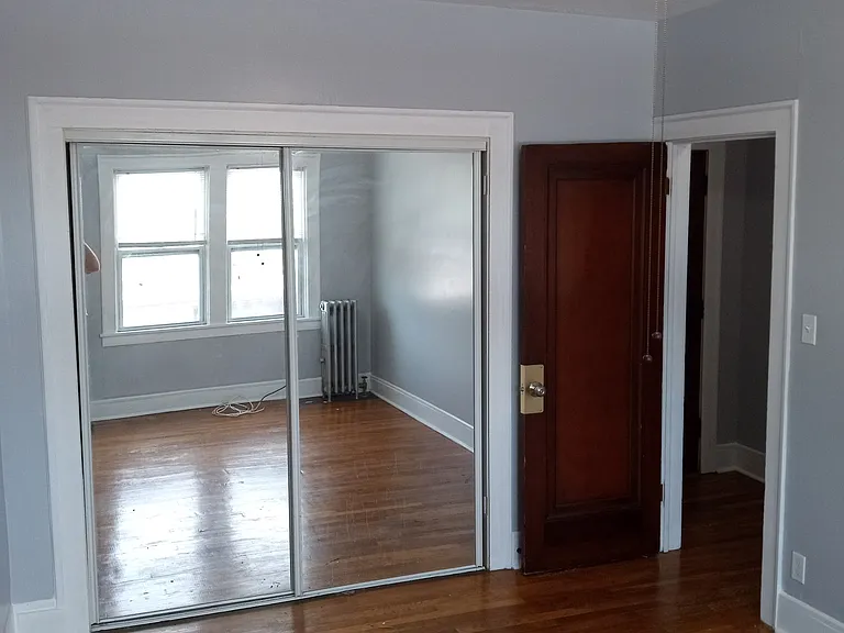 Lakeland Apartments — Photo 14