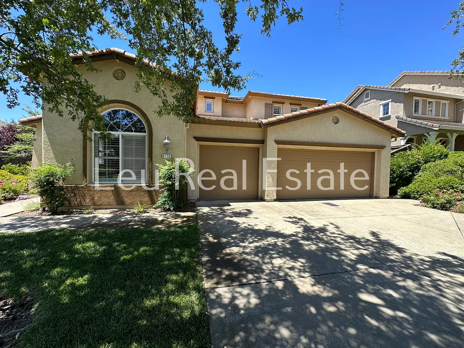 4 bed, 3.5 bath, 3269 sqft, $4,200 — Photo 2