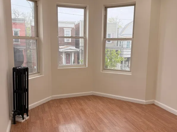86 Woodlawn Ave Floor 2, Jersey City, NJ 07305