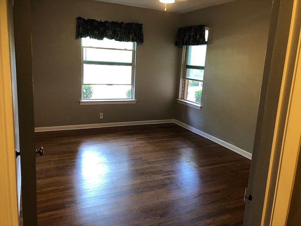 1st image of 1422 Greenwood Dr