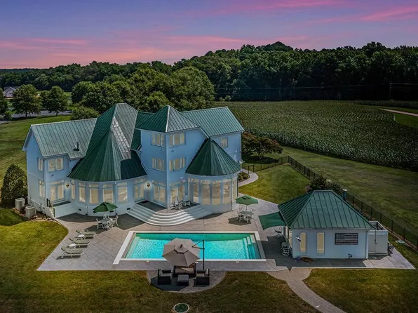 76 Level Green Lndg, Warsaw, VA 22572