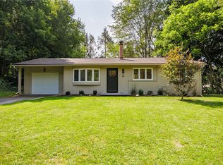 67 Hunters Run, Pittsford, NY 14534