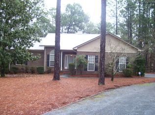 140 Club Pl, Southern Pines, NC 28387