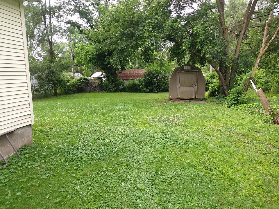 2nd image of 3026 W Elm St