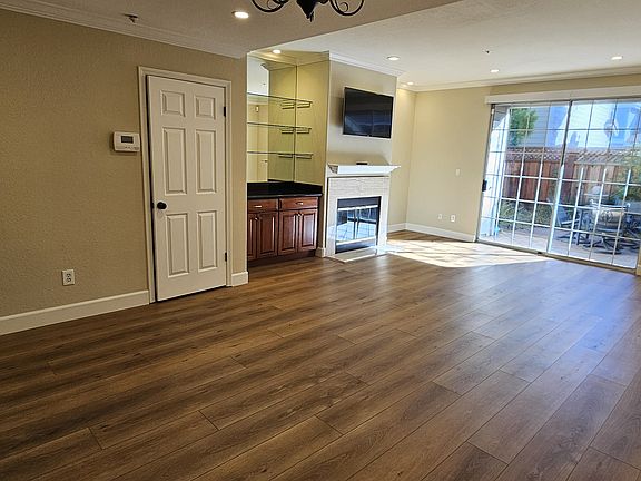 5th image of 313 Treasure Island Dr