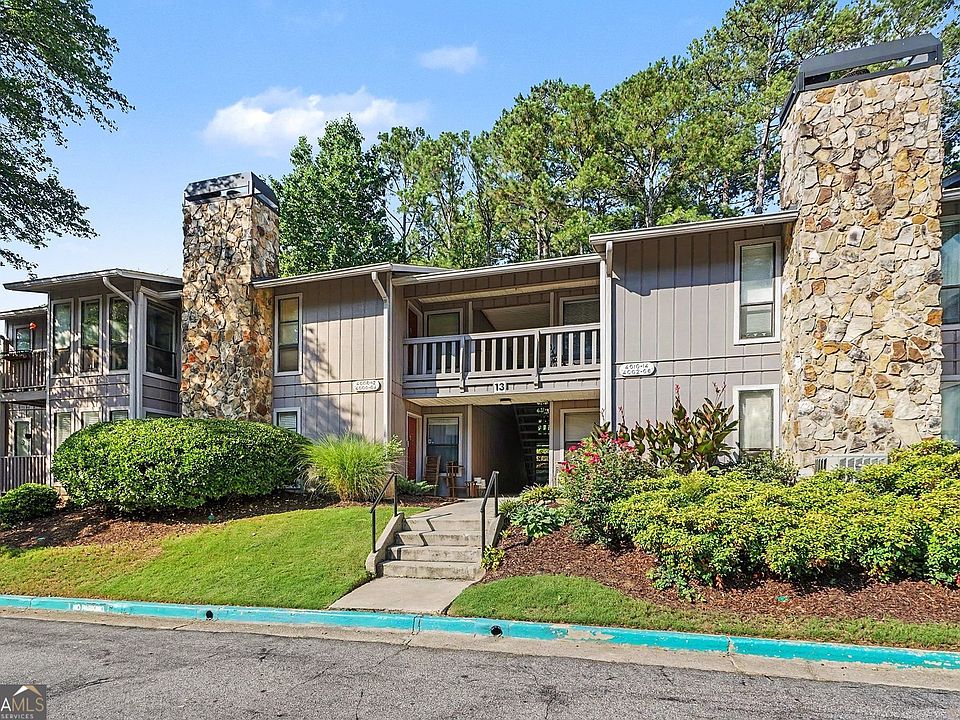 1st image of 4004 Woodridge Way