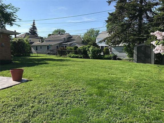 3rd image of 22 Meadow Ln