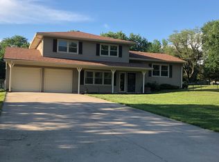 330 NE Edgewood Dr, Topeka, KS 66617