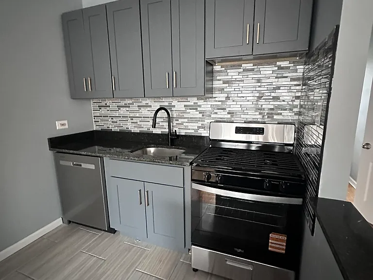 5670 N Ridge Ave #K — Photo 1