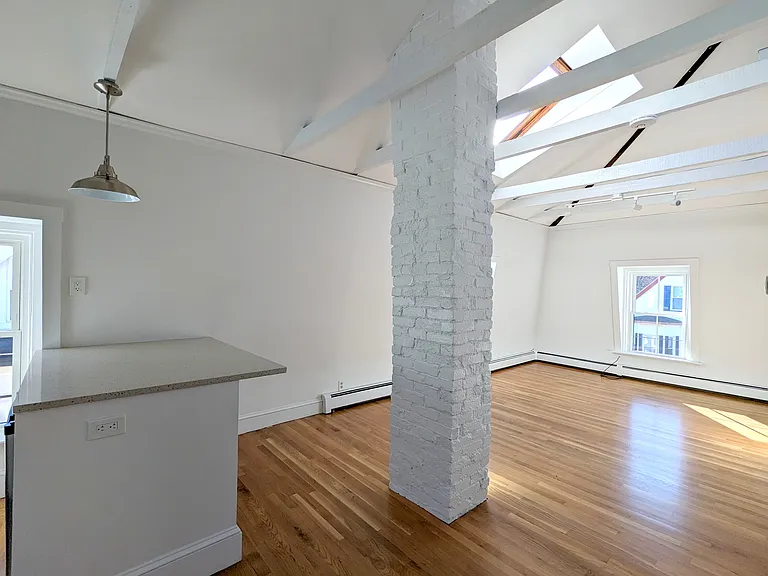 19 Howe St #3 — Photo 9
