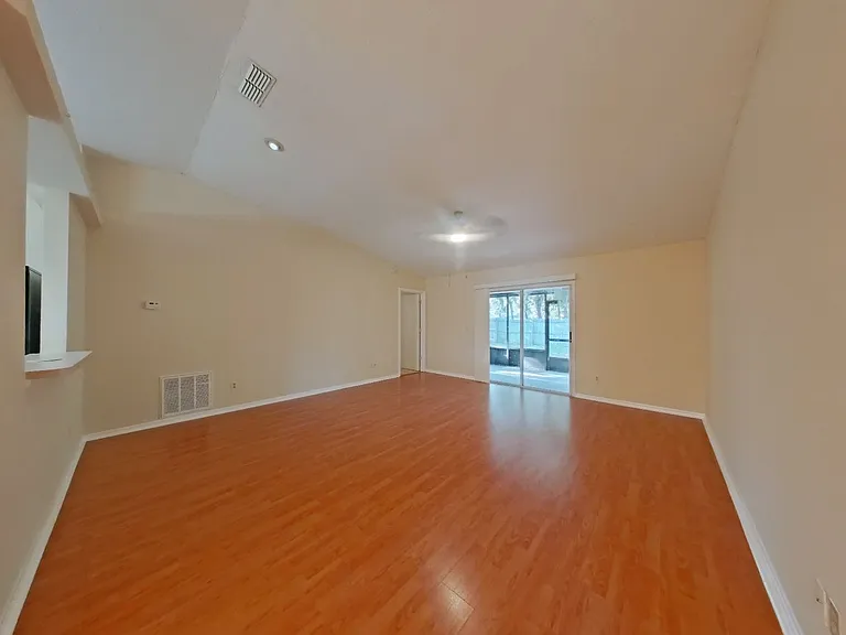 127 Titan Dr — Photo 4